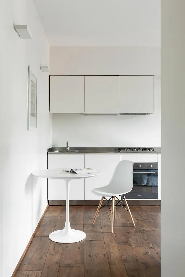 Comfort Suites Garibaldi Milan Apartment